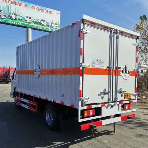 废料运输车 江铃4米2固废运输车 废油桶运输车 危险废物转运车厂家